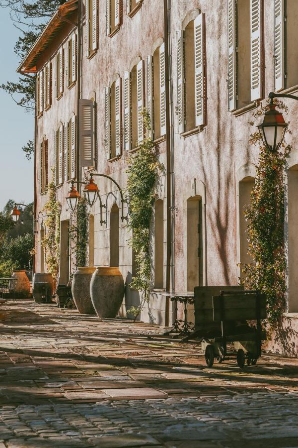Chateau Saint Roux Le Luc-Le Cannet Des Maures Exterior photo